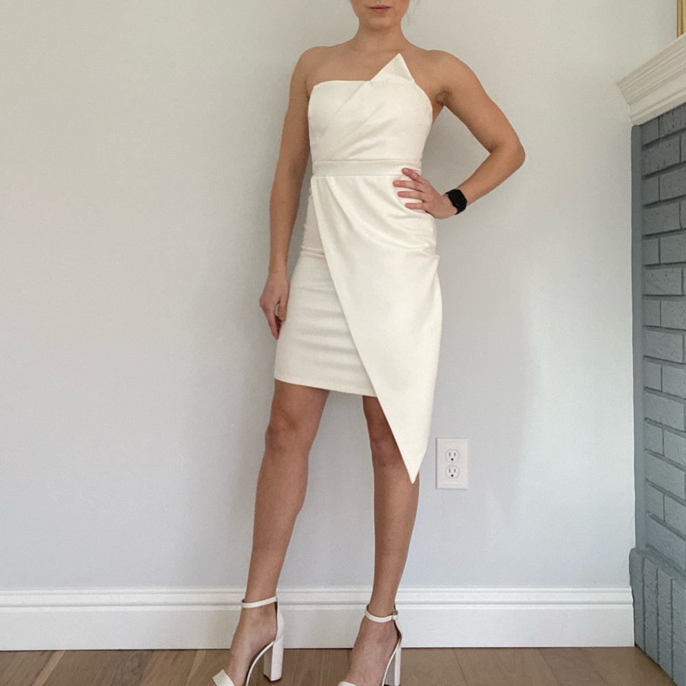 Queen of the City White Strapless Bodycon Dress